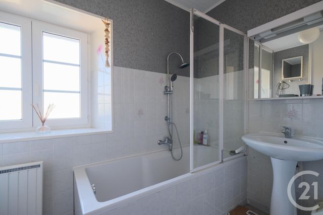 maison à vendre - 5 pièces - 102.38 m2 - ST GEORGES DE LA RIVIERE - 50 - BASSE-NORMANDIE - Century 21 Chevet Immobilier